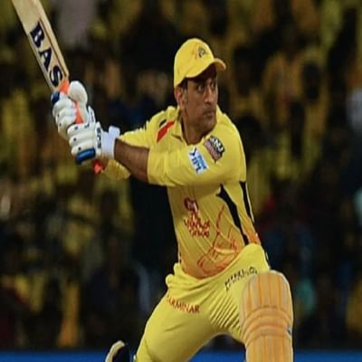 ઈન્ડિયન પ્રીમિયર લીગ 2022ની શરૂઆતના 2 દિવસ પહેલા મહેન્દ્ર સિંહ ધોની (MS Dhoni) એ ચેન્નાઈ સુપર કિંગ્સની કેપ્ટનશિપ છોડીને બધાને ચોંકાવી દીધા છે. ચેન્નાઈ સુપર કિંગ્સની ફ્રેન્ચાઈઝીએ ફેન્સને એક નિવેદન દ્વારા ધોનીની કેપ્ટન્સી છોડવાની વાત જણાવી હતી. ધોનીના સ્થાને રવિન્દ્ર જાડેજાને નવો કેપ્ટન બનાવવામાં આવ્યો છે. આઈપીએલની પ્રથમ સિઝનથી જ એમએસ ધોનીએ ચેન્નાઈની કમાન સંભાળી હતી. ધોનીએ આ ટીમને 6 વખત ચેમ્પિયન બનાવી હતી. આવો તમને જણાવીએ કે એક કેપ્ટન તરીકે ધોની (MS Dhoni) એ શું મેળવ્યું છે.