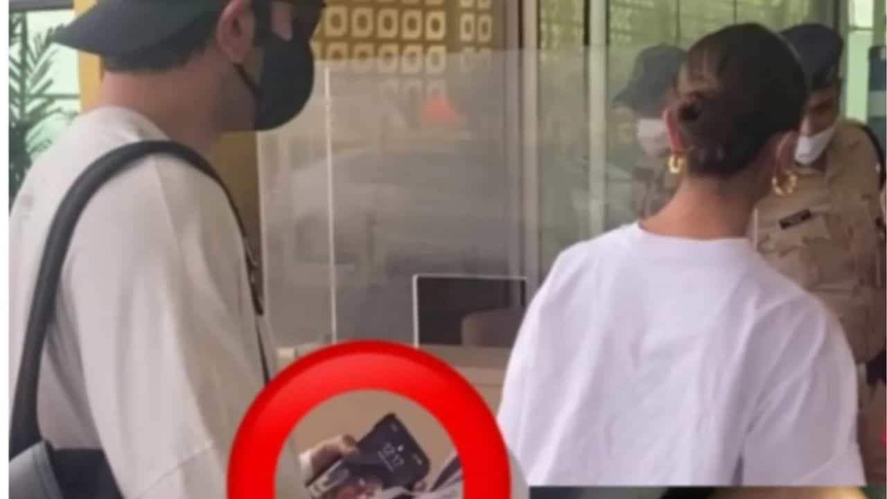 રણબીર કપૂરના ફોનનો ફોટો વાયરલ થયો, ફોનમાં આલિયા ભટ્ટનું નહીં પરંતુ આ વ્યક્તિનું વોલ પેપર છે