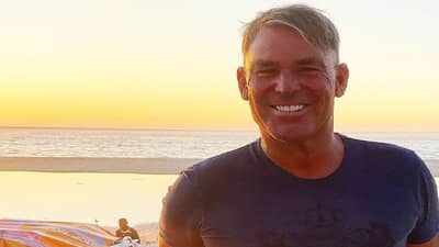 Shane Warneની ડેડ બોડી સાથે એમ્બ્યુલન્સમાં દોઢ મિનિટ સુધી એકલી રહી મહિલા, ઉઠ્યા સવાલો