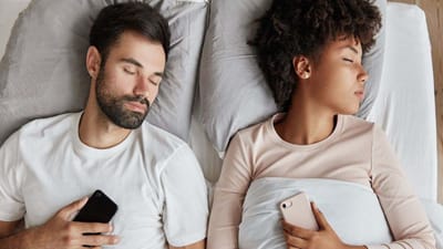 Lifestyle : આ જગ્યાએ સ્માર્ટ ફોન મૂકી રાખવાથી તેનું રેડિયેશન કરશે સ્વાસ્થ્ય પર ખરાબ અસર