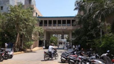 સુરતમાં લેન્ડ ગ્રેબિંગ કમિટીની બેઠકમાં 41 અરજીઓ પર ચર્ચા કરાઈ, 6માં પોલીસ ફરિયાદ કરવા કલેક્ટરનો હુકમ