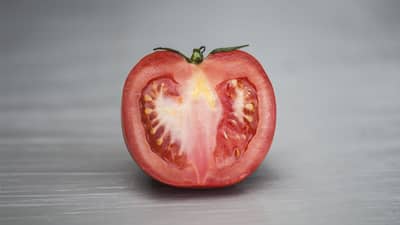 ટામેટાના બીજ ખાવાથી કિડની સ્ટોનની ગંભીર સમસ્યા થઇ શકે છે, જાણો બીજા નુકશાન વિશે