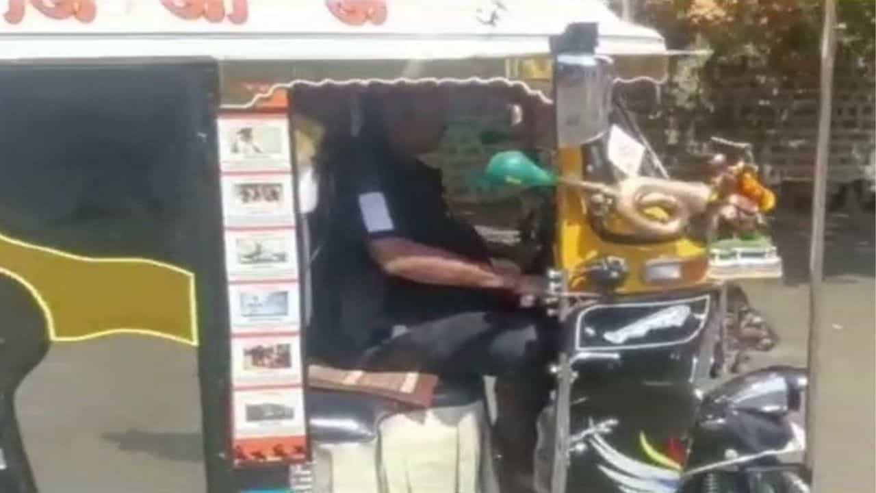 Maharashtra: છત્રપતિ શિવાજી મહારાજના વંશજ ચલાવી રહ્યા છે રિક્ષા, લોકો તેમને જોઈને ચોંક્યા !