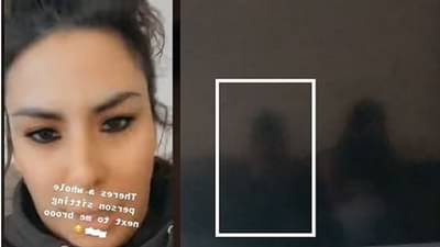 Viral: મહિલાની એકદમ બાજુમાં બેઠેલું જોવા મળ્યું ભૂત, TV સ્કિન પર દેખાયું પ્રતિબિંબ તો મહિલાની હાલત થઈ ગઈ ખરાબ