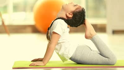 Child Care Tips: જો તમે બાળકોને સ્વસ્થ જોવા માંગતા હોવ તો આ આસનની મદદ લો