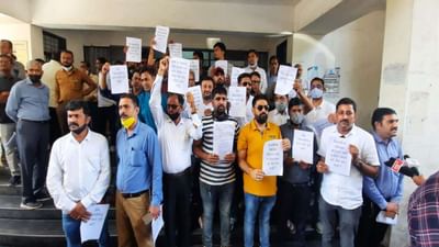 Surat : કીમ રેલવે ફાટક ફરી શરૂ કરવા સ્થાનિકોની કલેકટરને રજુઆત, ફ્લાયઓવરની કામગીરી મંથરગતિએ ચાલતા લોકોમાં આક્રોશ