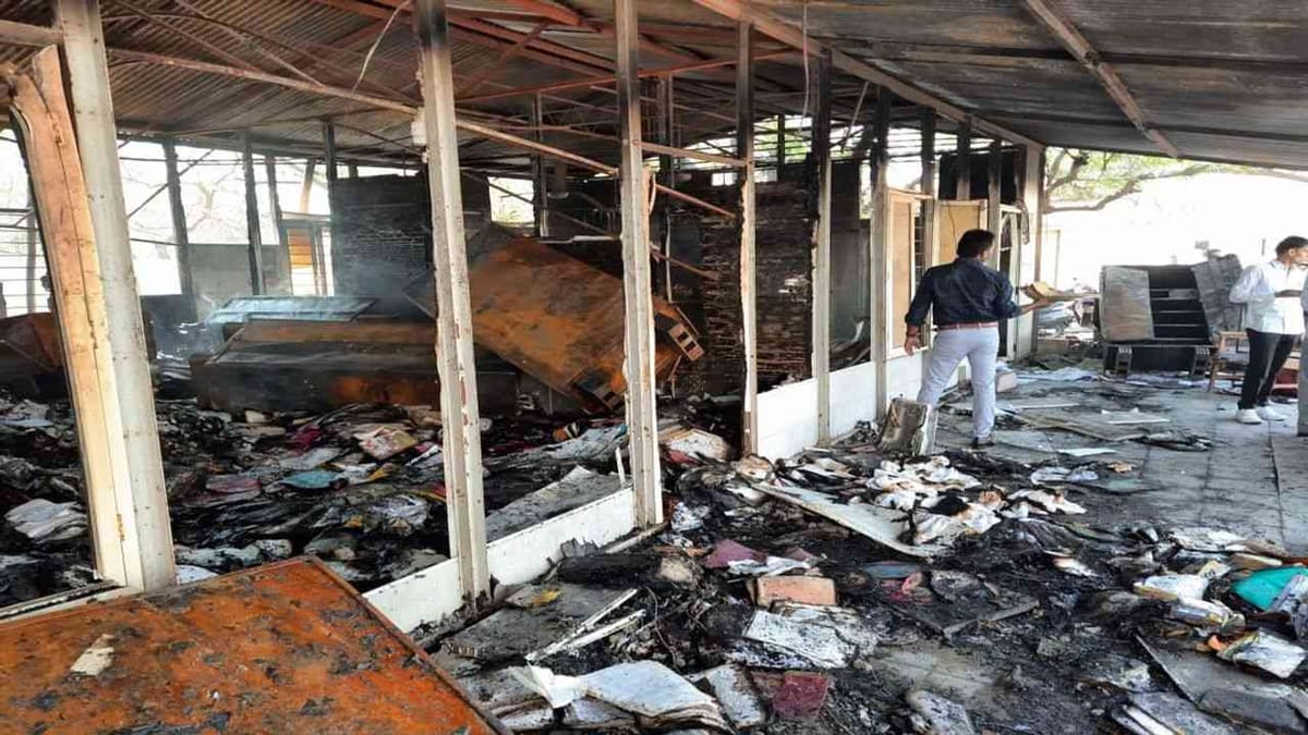 કચ્છ : ભુજ તાલુકા પંચાયતમાં શંકાસ્પદ આગ ! બળી ગયેલા મનરેગા રેકર્ડની તપાસ માટે TDOને પત્ર !