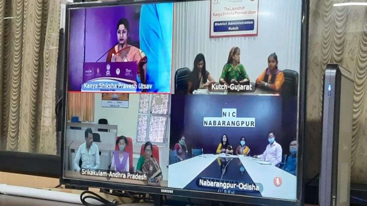 કચ્છ: કુનરિયાની આનંદી છાંગાના પ્રસ્તાવથી સ્મૃતિ ઇરાની પ્રભાવિત થયા,  દેશભરમાં બાલિકા પંચાયત સ્થાપવાનો ધ્યેય