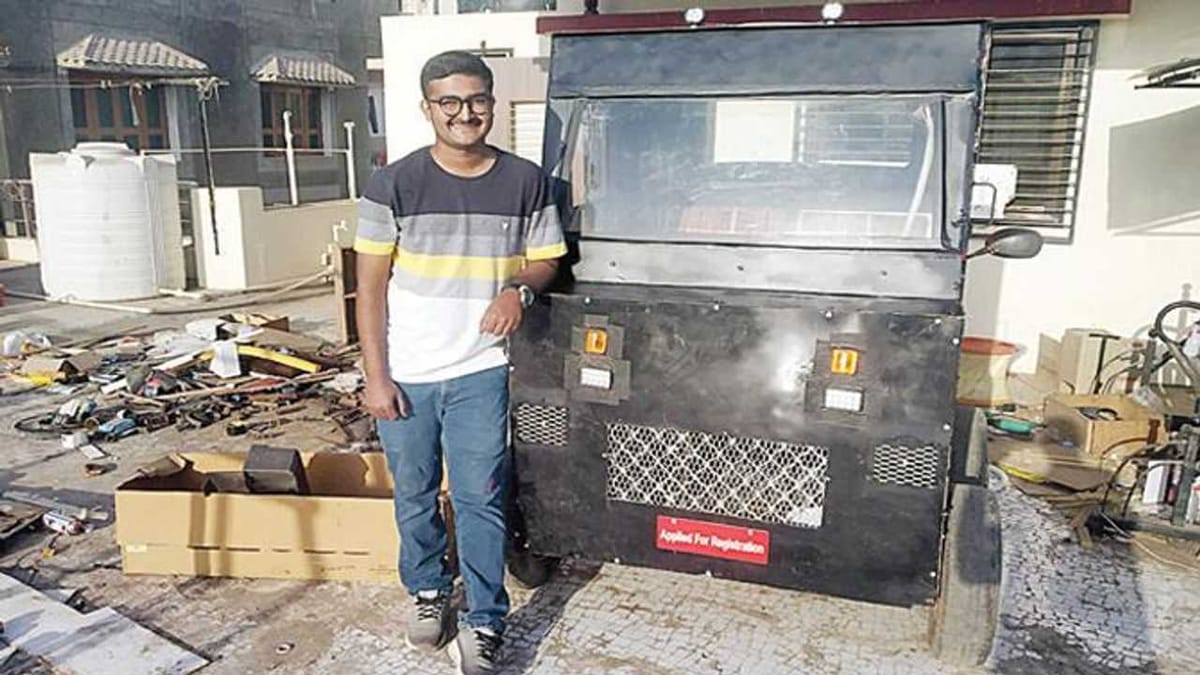 કચ્છ : વેસ્ટમાંથી બેસ્ટ, રાપરના MBBS છાત્રએ નવરાશમાં  બેટરી સંચાલીત કાર બનાવી નાંખી !