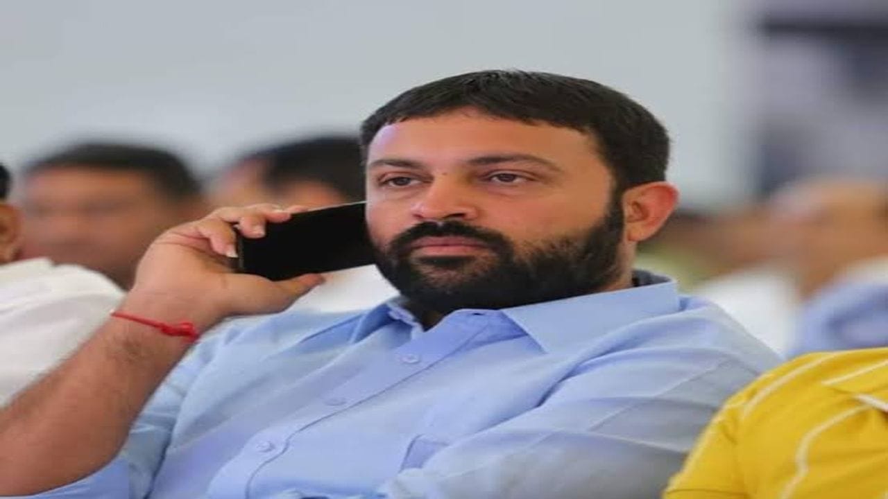 જયેશ રાદડિયા vs હરીફ જુથ વચ્ચે આવતીકાલે ખરાખરીનો જંગ, રા.લો.સંઘની બોર્ડ બેઠકમાં થશે પારખાં