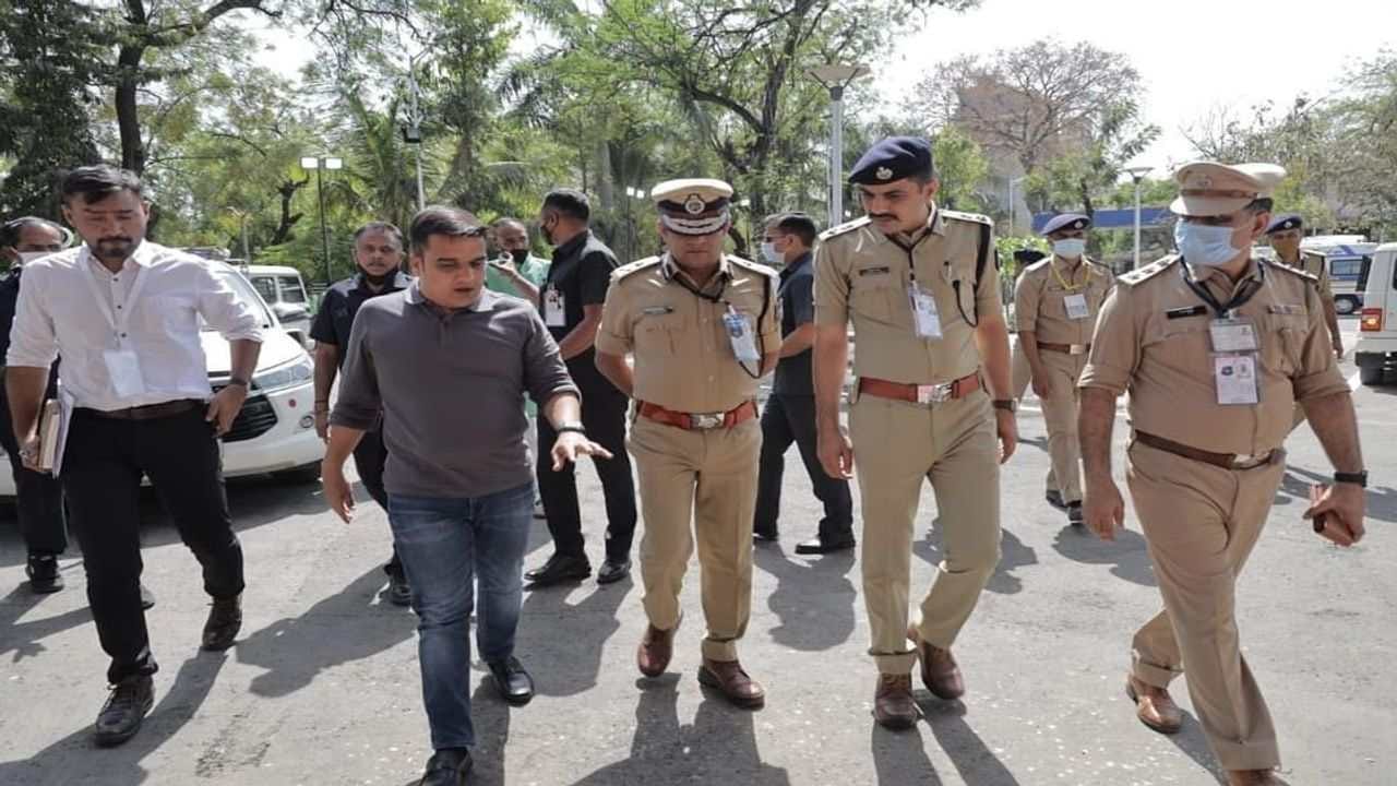 અમદાવાદ : બે દિવસની મુલાકાતમાં નરેન્દ્ર મોદીના ત્રણ નિર્ણયથી પોલીસ મુંઝવણમાં મુકાઈ હતી