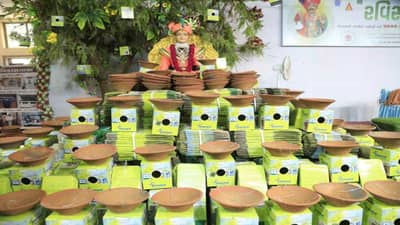 Kheda : વડતાલમાં સ્વામિનારાયણ મંદિર  દ્વારા પક્ષીઓ માટે 5000 પાણીના કુંડા અને માળાનું વિતરણ