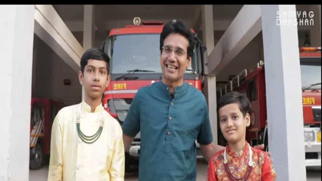 Ahmedabad : 11 વર્ષના 2 જૈન દીક્ષાર્થી મુમુક્ષુઓએ ફાયર સર્વિસનું ગૌરવ વધાર્યું