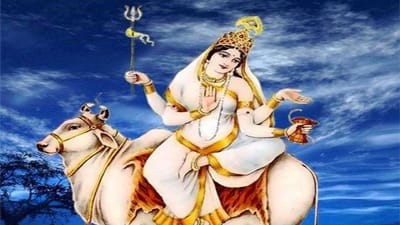 Navratri First Day: માતા શૈલપુત્રીની કથા અવશ્ય સાંભળો, આ આરતી અને મંત્ર વાંચો
