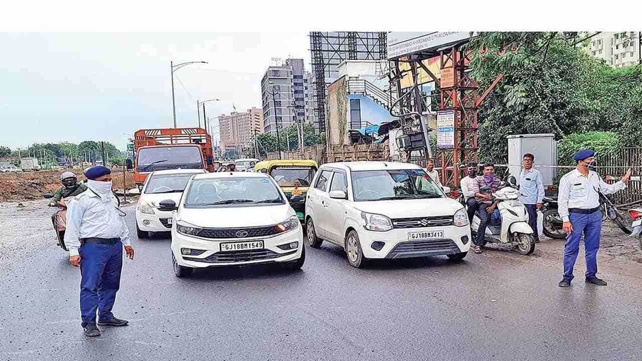 Ahmedabad : ટ્રાફિક વિભાગનો સપાટો, 734 TRB જવાનો ભ્રષ્ટાચારના આરોપસર સસ્પેન્ડ કરાયા