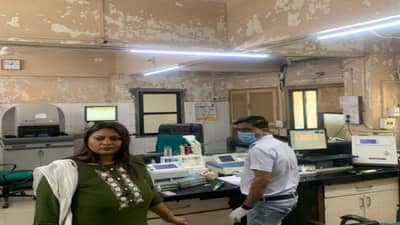 Surat: આપના કોર્પોરેટરો દ્વારા મસ્કતિ હોસ્પિટલમાં અવ્યવસ્થાનો આક્ષેપ, લેબોરેટરીમાં જ ઠેર-ઠેર પોપડા ખરી રહ્યા હોવાના દ્રશ્યો