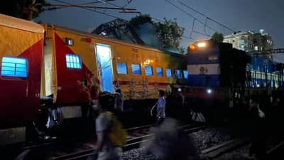 Chalukya Express Derailment: દુર્ઘટનાને 14 કલાક વીતી ગયા, હજુ પણ પાટા પર પડી છે બોગી, 500 થી વધુ લોકો કરી રહ્યા છે હટાવવાનો પ્રયાસ