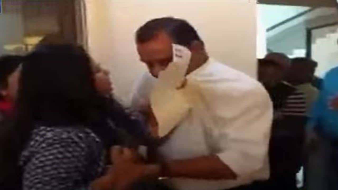 Banaskantha: પાલનપુર નગરપાલિકામાં વિરોધપક્ષ નેતાએ ભારે કરી ! અંકિતા ઠાકોરે પાલિકા પ્રમુખની સાડી ખેંચી નાખતા પોલીસ ફરિયાદ