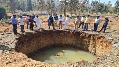 Dang: કેન્દ્રની સિંચાઈ યોજના હેઠળ ડાંગ જિલ્લામાં બનતા કુવાની ગુણવત્તા ઉપર ઉઠ્યા સવાલ, ઘટનાનો વિડિઓ વાયરલ