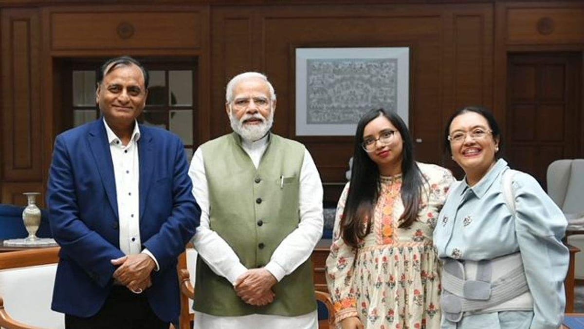 ગુજરાતી ઉદ્યોગપતિ નરેન્દ્ર રાવલે પીએમ મોદી સાથે મુલાકાત કરી, આફ્રિકામાં ભારતીયોના વિકાસ માટે ચર્ચા વિચારણા કરી