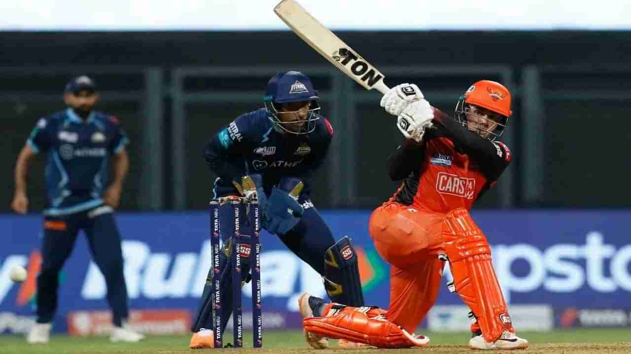 GT vs SRH, IPL 2022: ગુજરાત સામે અભિષેક અને માર્કરમની અડધી સદીની રમત વડે હૈદરાબાદે 195 રનનો સ્કોર ખડક્યો, શામીની 3 વિકેટ