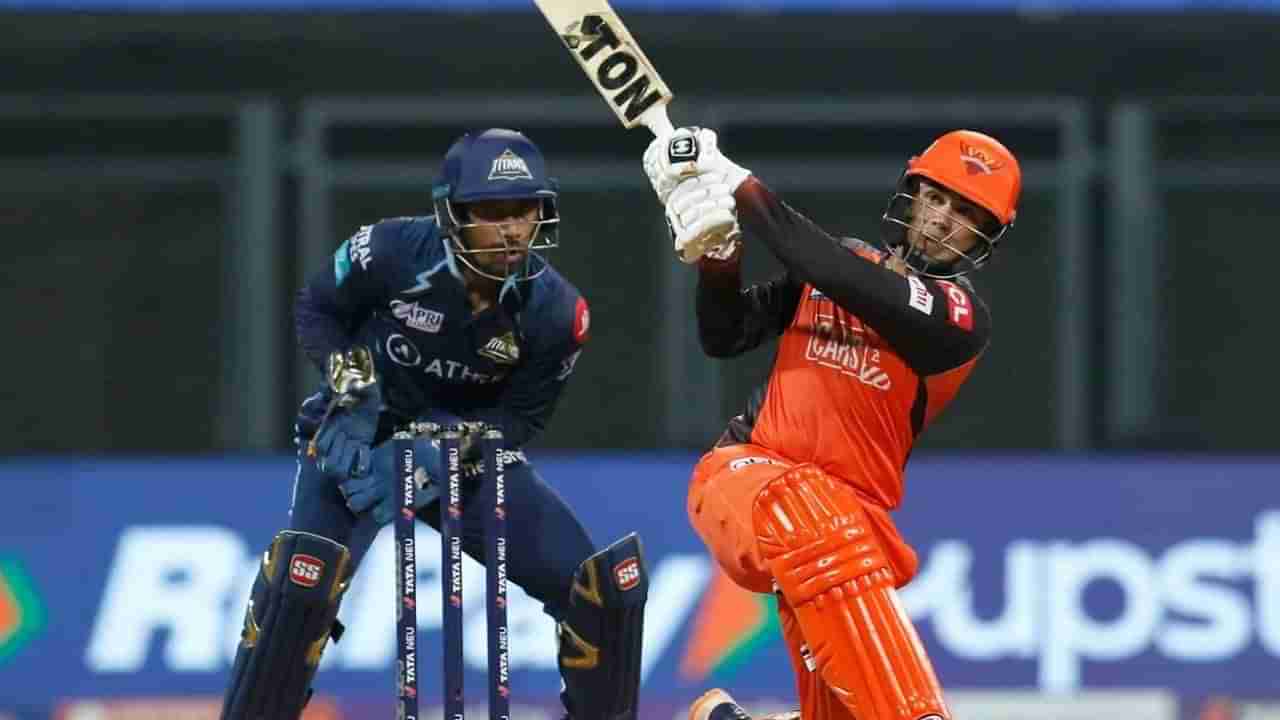 IPL 2022, Orange Cap: અભિષેક શર્મા પણ જોસ બટલરને ટક્કર આપવા રેસમાં, ગુજરાત સામેની ઈનીંગ વડે સામેલ