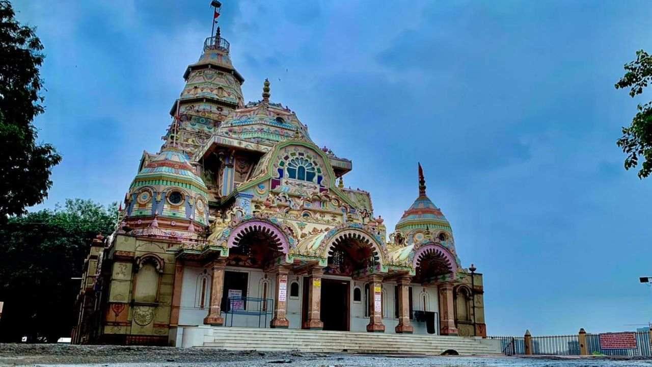 ભક્તોને કર્મ અનુસાર ફળની પ્રાપ્તિ કરાવે છે કર્મનાથ મહાદેવ ! જાણો સુરતના અદભુત શિવધામનો મહિમા ભક્તોને કર્મ અનુસાર ફળની પ્રાપ્તિ કરાવે છે કર્મનાથ મહાદેવ ! જાણો સુરતના અદભુત શિવધામનો મહિમા