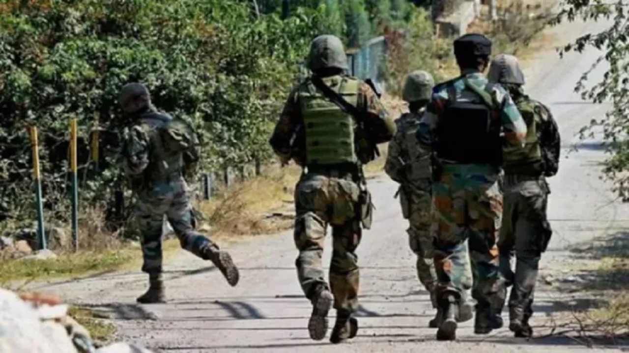 Jammu Kashmir: જૈશ-એ-મોહમ્મદના બે આતંકવાદીઓ ઠાર, પીએમ મોદીની મુલાકાત પહેલા શાંતિ ભંગ કરવાનો પ્રયાસ - પોલીસ