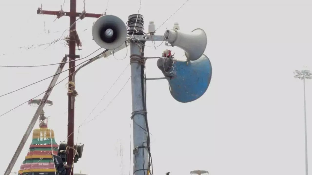 લાઉડ સ્પીકર વિવાદ હવે વડોદરા પહોંચ્યો, આ સંસ્થાએ 112 મંદિરોને વિના મુલ્યે લાઉડ સ્પીકર આપ્યા