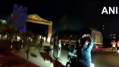 આર્થર રોડ જેલ હાઉસફુલ, નવનીત રાણાના MLA પતિ રવિ રાણાને તળોજા જેલમાં ખસેડાયા