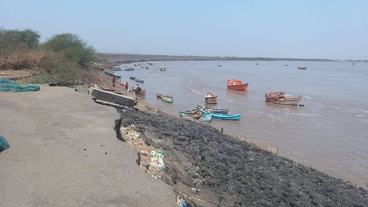 Navsari: દરિયાકાંઠા વિસ્તારોમાં દરિયાઈ પાણીનું સ્તર વધતા રહીશો ચિંતામાં, સરકાર તેમના રહેઠાણો, ખેતરોને બચાવવા યોગ્ય પગલા લે તેવી માગ