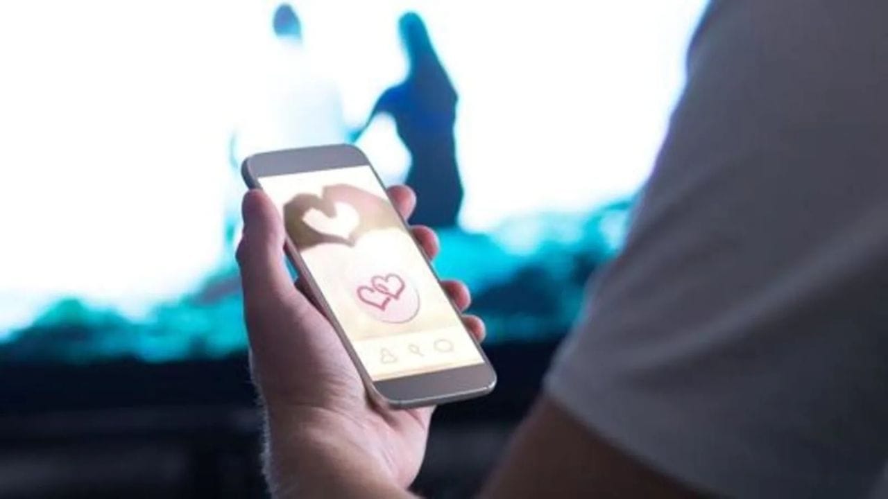 Ahmedabad: ઓનલાઈન ડેટિંગ અને મિટિંગની લાલચમાં ગુમાવા પડ્યા આટલા રૂપિયા, ઓનલાઈન આરોપીની સાયબર ક્રાઇમે કરી ધરપકડ