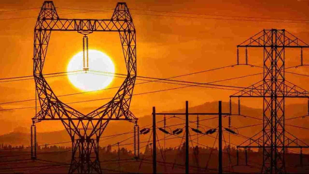 Power Crisis: તાપમાનમાં વધારા સાથે દેશમાં રેકોર્ડ સ્તરે પહોંચી વીજળીની ડિમાન્ડ, માગ 2 લાખ મેગાવોટને પાર