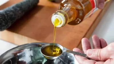 Edible Oil Price: વધુ મોંઘુ ખાદ્ય તેલ ખરીદવા રહો તૈયાર, ઈન્ડોનેશિયાએ પામ ઓઈલની નિકાસ પર મૂક્યો પ્રતિબંધ