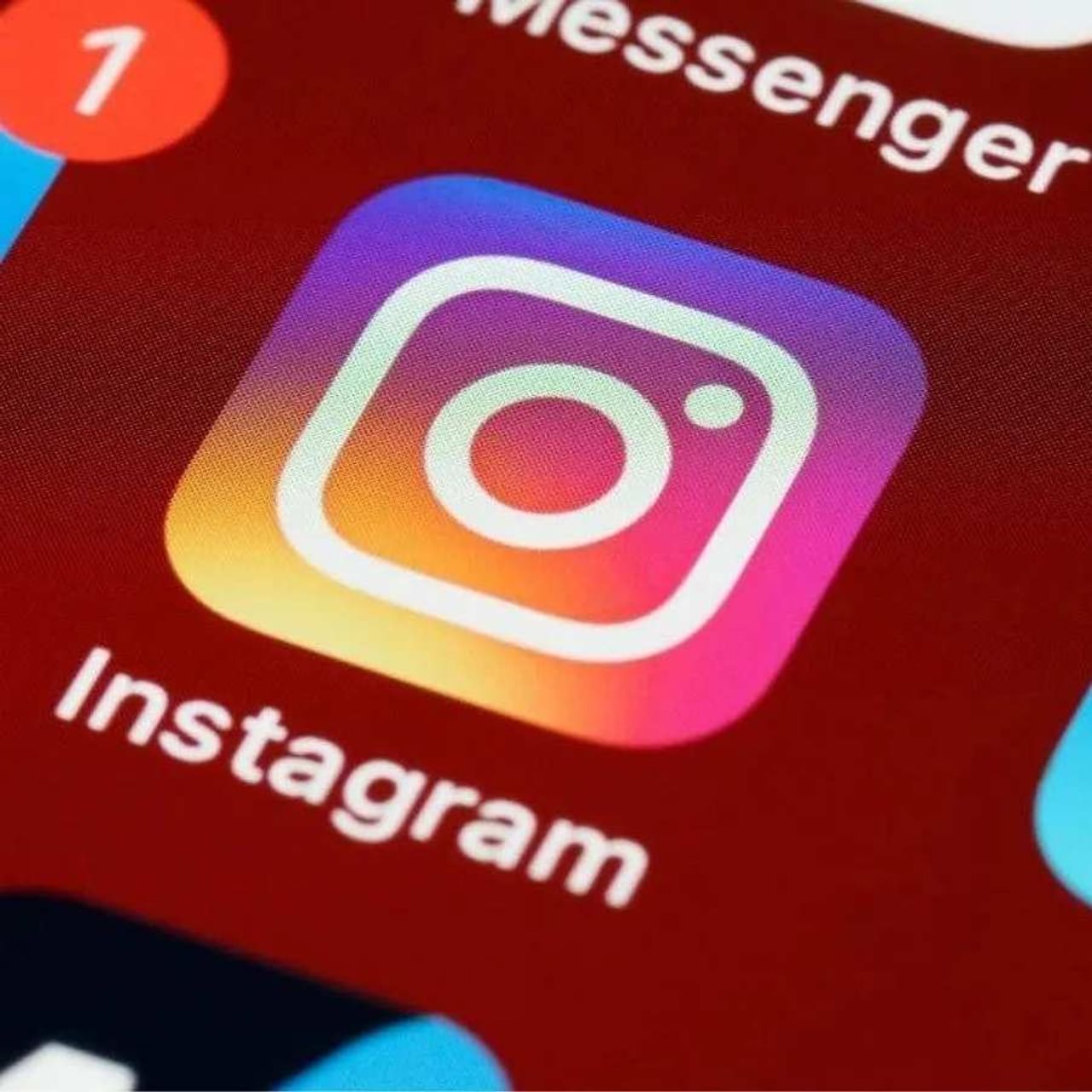 લોકપ્રિય ફોટો અને વીડિયો શેરિંગ પ્લેટફોર્મ ઈન્સ્ટાગ્રામ (Instagram)એ વિશ્વભરમાં સૌથી વધુ ઉપયોગમાં લેવાતા સોશિયલ મીડિયા પ્લેટફોર્મ્સમાંનું એક છે. તેના વપરાશકર્તાઓની સલામતીની સાથે, કંપની વપરાશકર્તાઓને વધુ સારો, વધુ મનોરંજક અનુભવ આપવા માટે નવી સુવિધાઓ અપડેટ કરી રહી છે. નવા ઈન્સ્ટાગ્રામ અપડેટ્સ (Instagram Update)ટૂંક સમયમાં ઉપલબ્ધ થશે. ઇન્સ્ટાગ્રામ હવે ફોટો શેરિંગ તેમજ રીલ્સ બનાવવા માટે ખૂબ જ લોકપ્રિય છે.