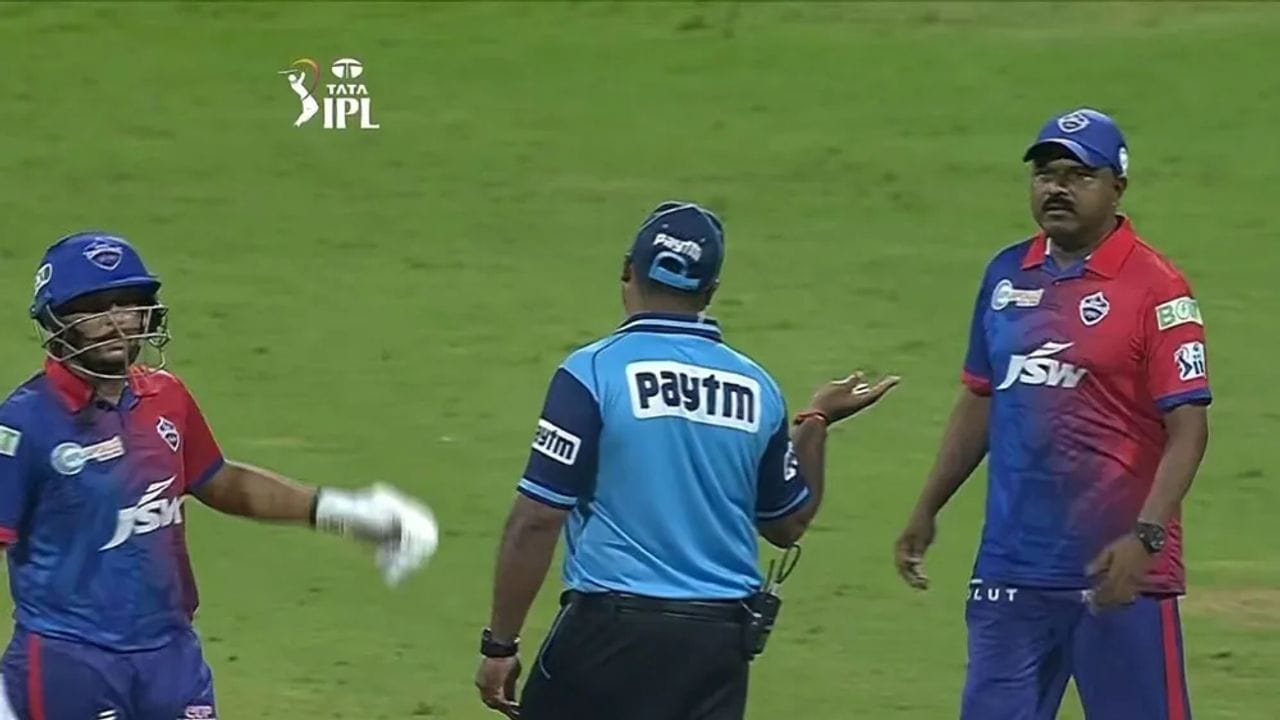 IPL 2022: પ્રવીણ આમરે કોના કહેવા પર મેદાનમાં અમ્પાયરો સાથે દલીલ કરવા ગયો, ખુલાસો થયો