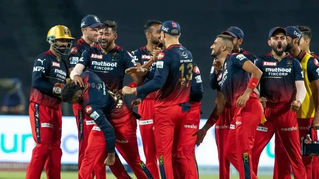 IPL 2022 RCB vs MI Royal Challenges Bangalore beat Mumbai Indians by seven wickets with help of Anuj Rawat and Virat Kohli inning