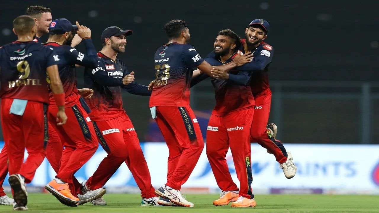 DC vs RCB IPL Match Result: બેંગ્લોરે 16 રને દિલ્હીને માત આપી, દિનેશ કાર્તિકની આક્રમક બેટિંગ અને હેઝલવુડની 3 વિકેટે દિલ્હીને ધ્વસ્ત કર્યું
