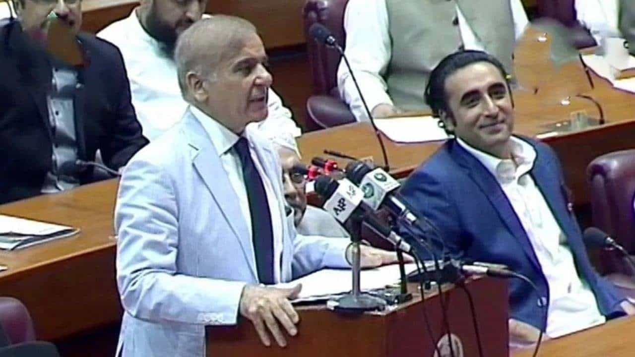 PM તરીકે ચૂંટાયા બાદ શાહબાઝ શરીફે ઈમરાન પર કટાક્ષ કર્યો, કહ્યું- વિદેશી શક્તિઓ સાથે ષડયંત્રના પુરાવા મળશે તો હું તરત જ રાજીનામું આપીશ