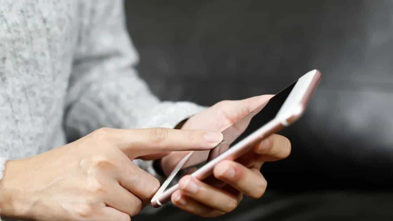 Tech News: સરકારે મોબાઈલ અને સ્માર્ટવોચના ફરજિયાત ટેસ્ટિંગમાં છૂટ આપી, જાણો શું થશે ફાયદો