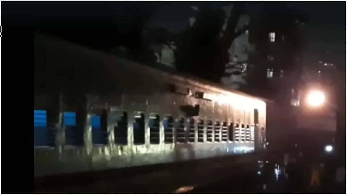 Mumbai Train Accident: મુંબઈના માટુંગા રેલવે સ્ટેશન પર એક જ ટ્રેક પર આવી ગઈ ગડક અને પુડુચેરી એક્સપ્રેસ, મોટી દુર્ઘટના ટળી