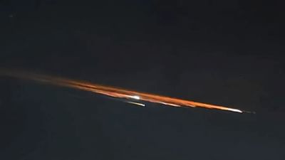 આકાશમાં જોવા મળેલ પ્રકાશિત રેખા ઉલ્કા કે પછી ચીનનું રોકેટ ? જાણો શું છે એસ્ટ્રોનોમરનું અનુમાન