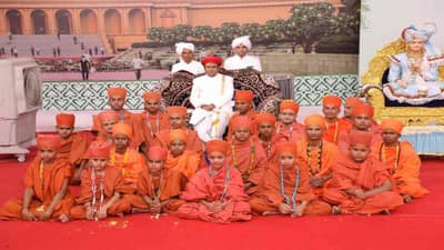 Kheda : વડતાલ ધામમાં 24 યુવકોએ સંસાર છોડી ભાગવતી દીક્ષા ગ્રહણ કરી