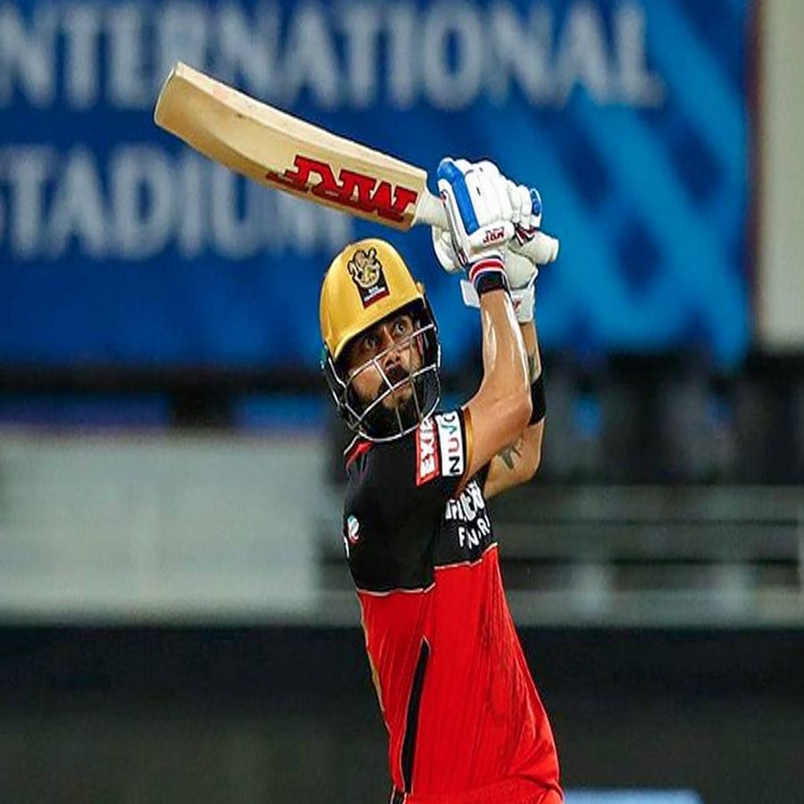 Virat Kohli: રોયલ ચેલેન્જર્સ બેંગ્લોરે વિરાટ કોહલીને IPL 2022 માટે 15 કરોડ રૂપિયા ચૂકવીને જાળવી રાખ્યો. પરંતુ પ્રથમ 6 મેચોમાં RCB માટે તેની બેટિંગ એવરેજ માત્ર 23.80 છે અને સ્ટ્રાઈક રેટ 126.26 છે.