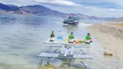 Viral Video: લદ્દાખના પેંગોંગ તળાવમાં ચલાવી કાર, વીડિયો થયો વાયરલ, કાર્યવાહીની ઉઠી માંગ