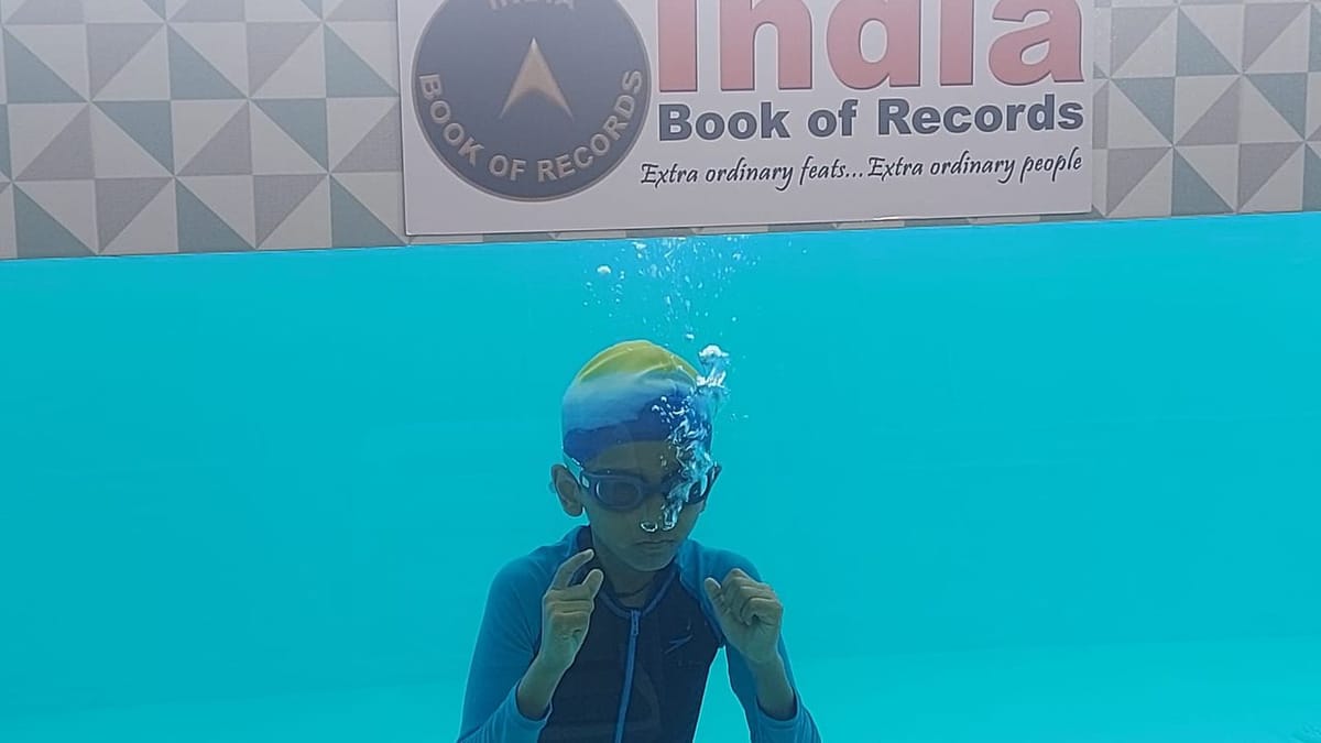 Surat: સાડા સાત વર્ષના ટાબરીયાની કમાલ, અન્ડરવોટર ફાસ્ટેસ્ટ સરવાળા ગણવાનો રેકોર્ડ બનાવ્યો