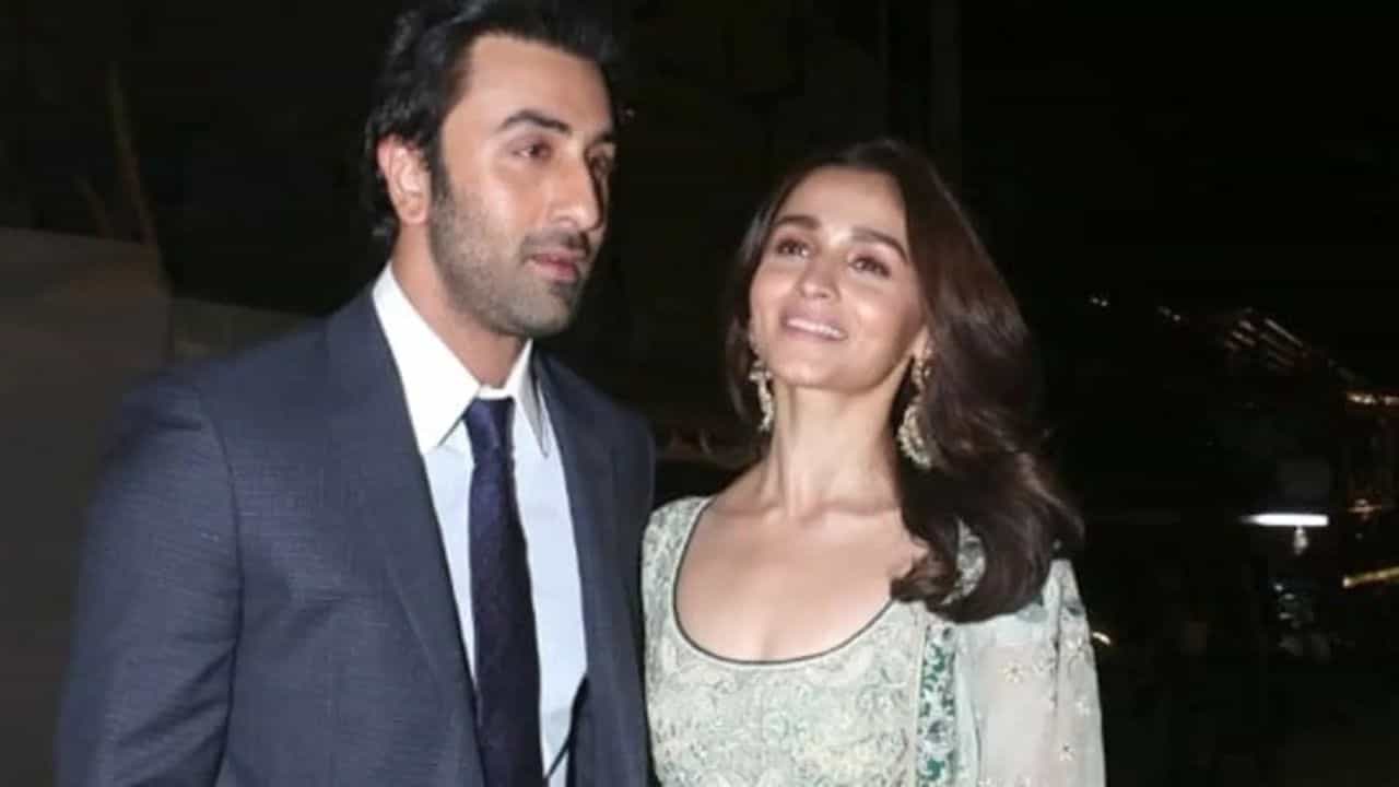 Alia - Ranbir Wedding : રણબીર કપૂર અને આલિયા ભટ્ટને લગ્નની ડિટેલ્સ જાહેર કરવા માટે ફેન્સે પિટિશન ચાલુ કરી