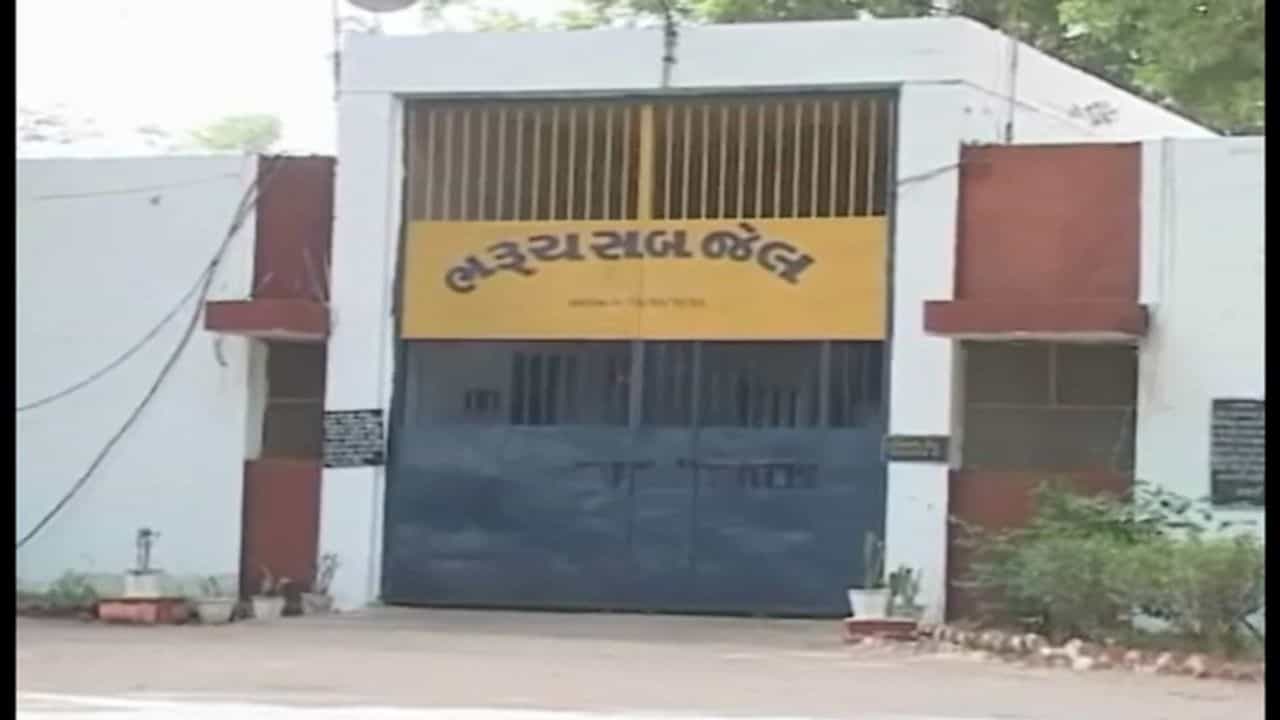 શું ગુનેગારો જેલમાંથી ફોન પર નેટવર્ક ચલાવે છે? એક મહિનામાં બીજી વખત સબજેલમાંથી મોબાઈલ ફોન ઝડપાયા