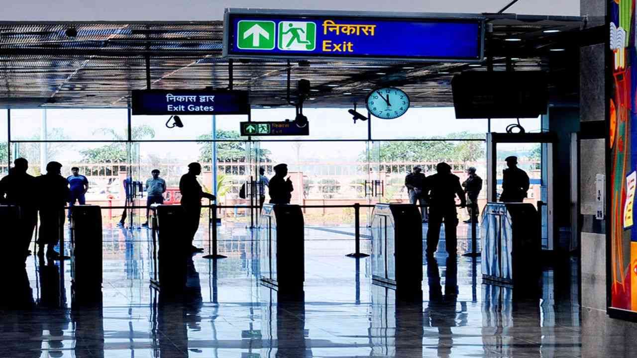 Surat Airport: દેશના સૌથી વ્યસ્ત એરપોર્ટમાં સુરત એરપોર્ટને 32મું સ્થાન, જાણો અમદાવાદ એરપોર્ટ કયા નંબરે છે