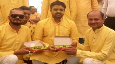 Rajkot:  ધોરાજીના એક પરિવારે દીકરાના લગ્નમાં સોનાચાંદીની ભેટની જગ્યાએ એવી વસ્તુ આપી કે લોકો હસવું રોકી ન શક્યાં